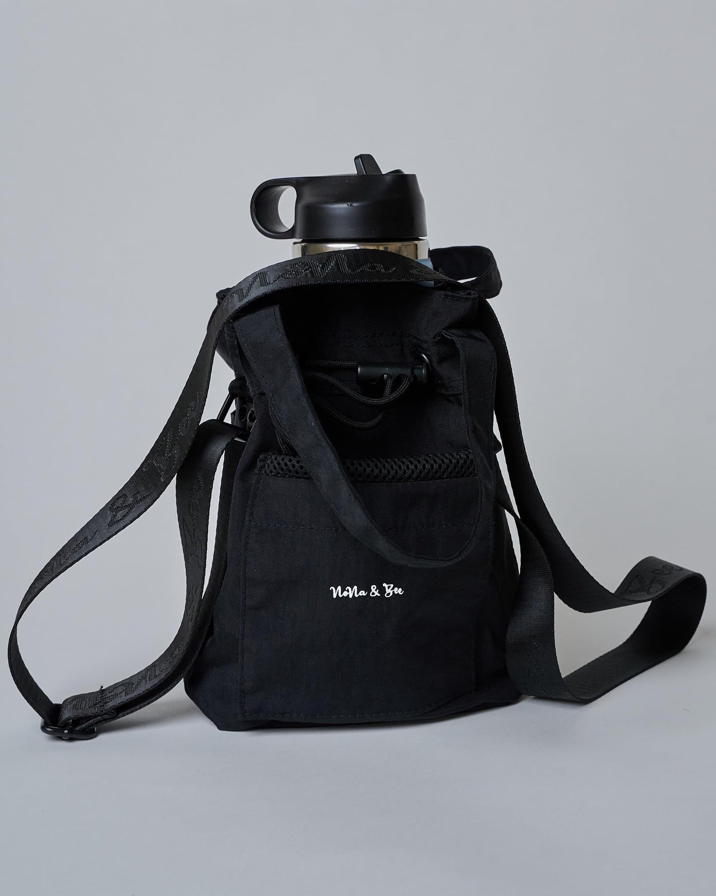 NoNa & Bee Original Water Bottle Holder with Strap, Hands-Free Crossbody Water Bottle Carrier Bag with Phone Pocket (Black)